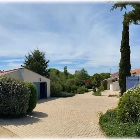 **** Les Petites Mares **** בית נופש Les Achards (Vendee)
